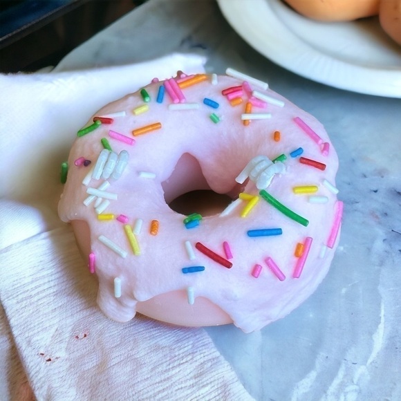 ⚠️SALE Candle // Handmade Pink Glaze Donut Shaped Soy Wax Candle SEND OFFERS - Picture 2 of 4